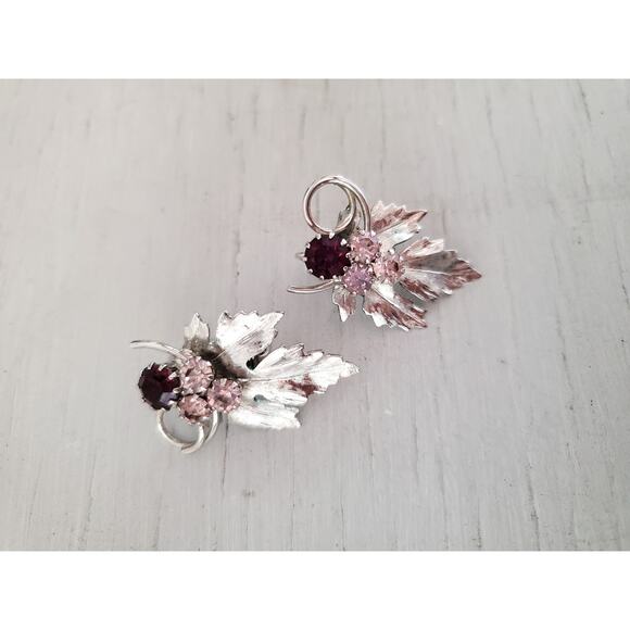 Vintage Silver Tone Violet and Pink Grape Cluster Brooch & Earrings Set - Picture 5 of 8